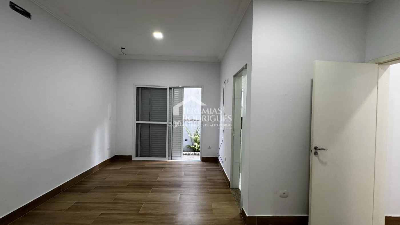 Casa para venda com 3 suítes no Condomínio Reserva dos Lagos em Pindamonhangaba/SP