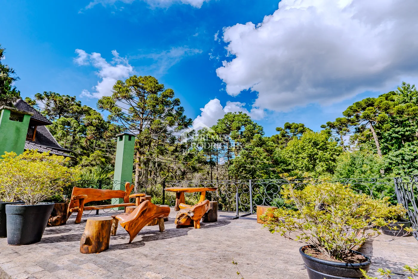 Casa com 6 suítes, 700 m² - Condomínio Vila Simonsen - Campos do Jordão/SP.