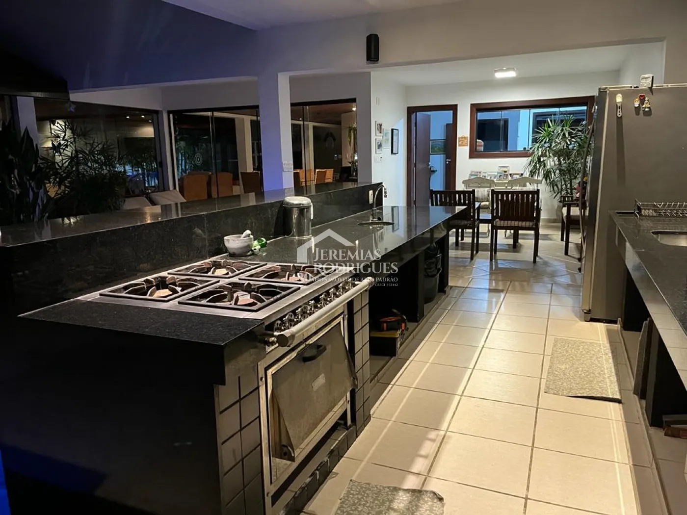 Casa com 3 dormitórios, 480 m² - Jardim Residencial Doutor Lessa - Pindamonhangaba/SP.