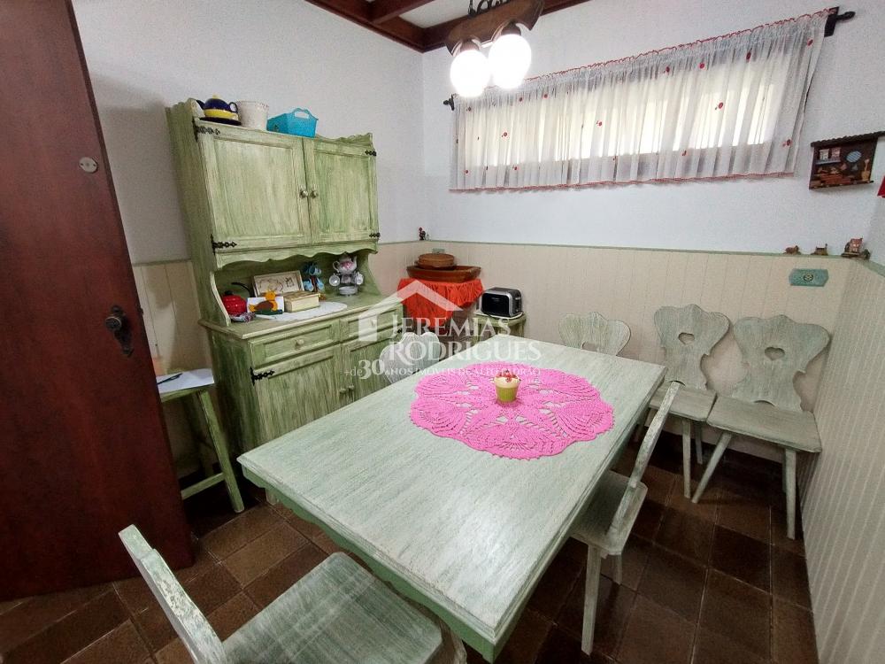 Casa com 4 dormitórios, 281 m² - Condomínio Jardim Véu da Noiva - Campos do Jordão/SP