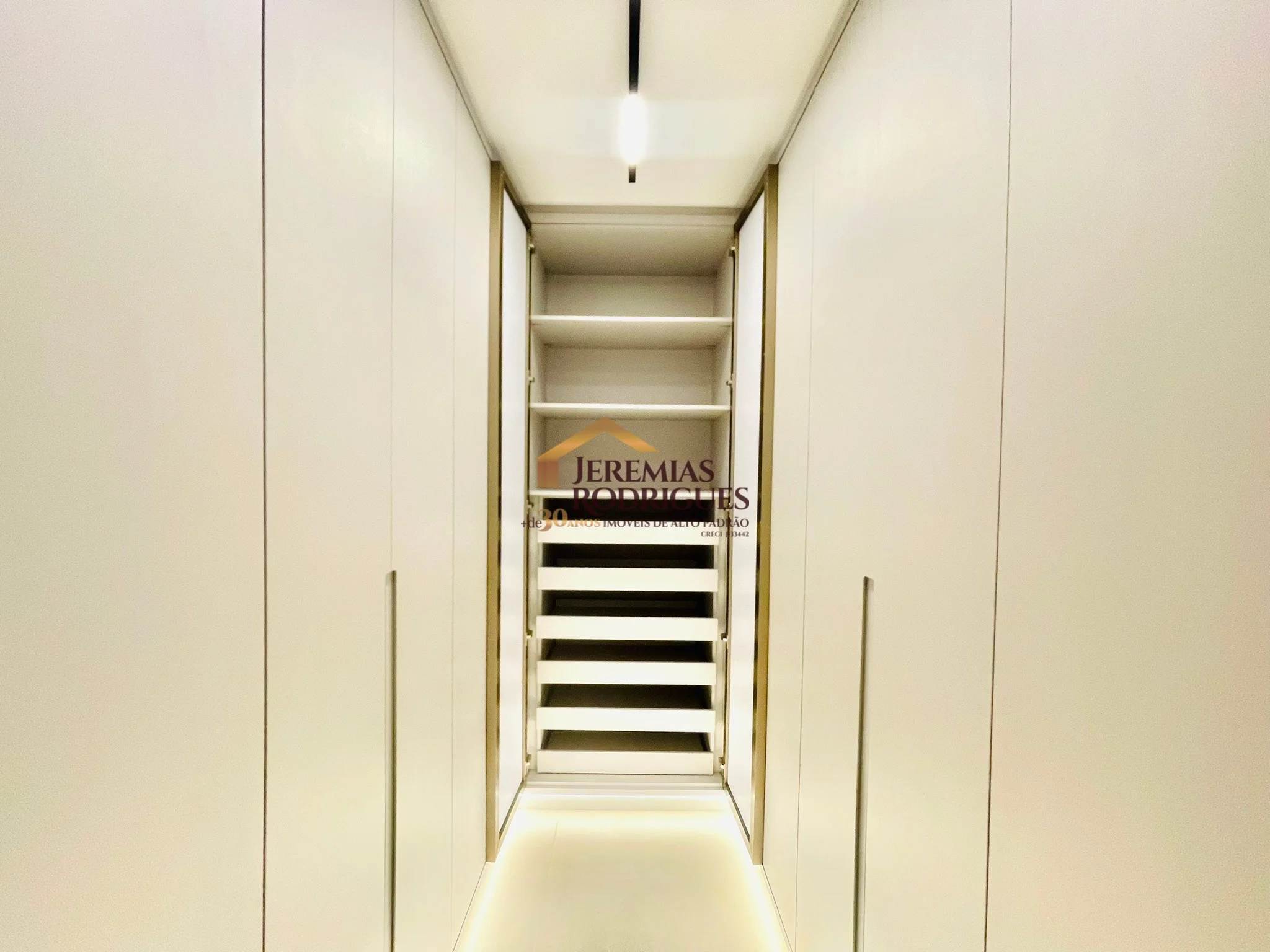 Apartamento Mobiliado para locação e venda no Edifício Residencial Elegance em Taubaté/SP. — foto 41