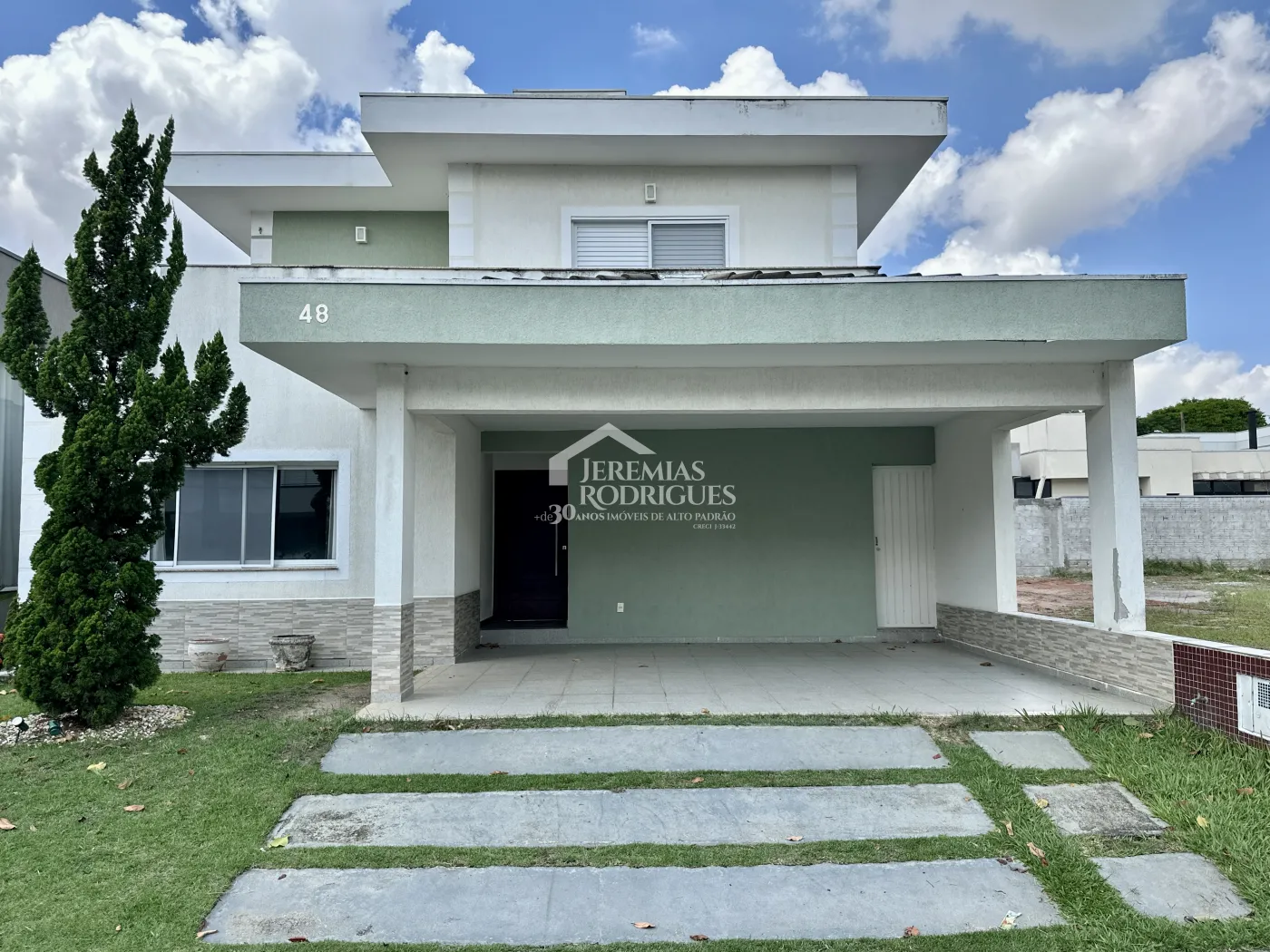 Casa para venda e locação com 4 suítes no Condomínio Campos do Conde II em Tremembé/SP