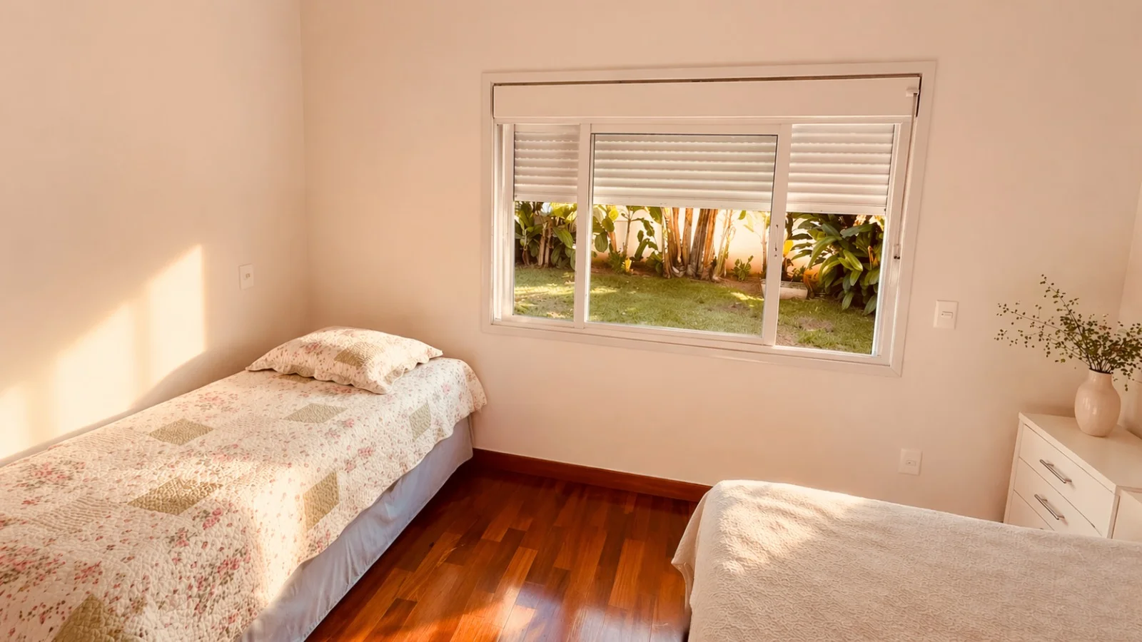 Casa à venda com 3 suítes no Condomínio Village Paineiras em Pindamonhangaba/SP.