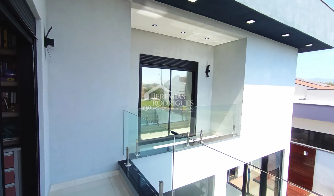 Casa à venda com 3 dormitórios no Condomínio Tecoara em Taubaté/SP.