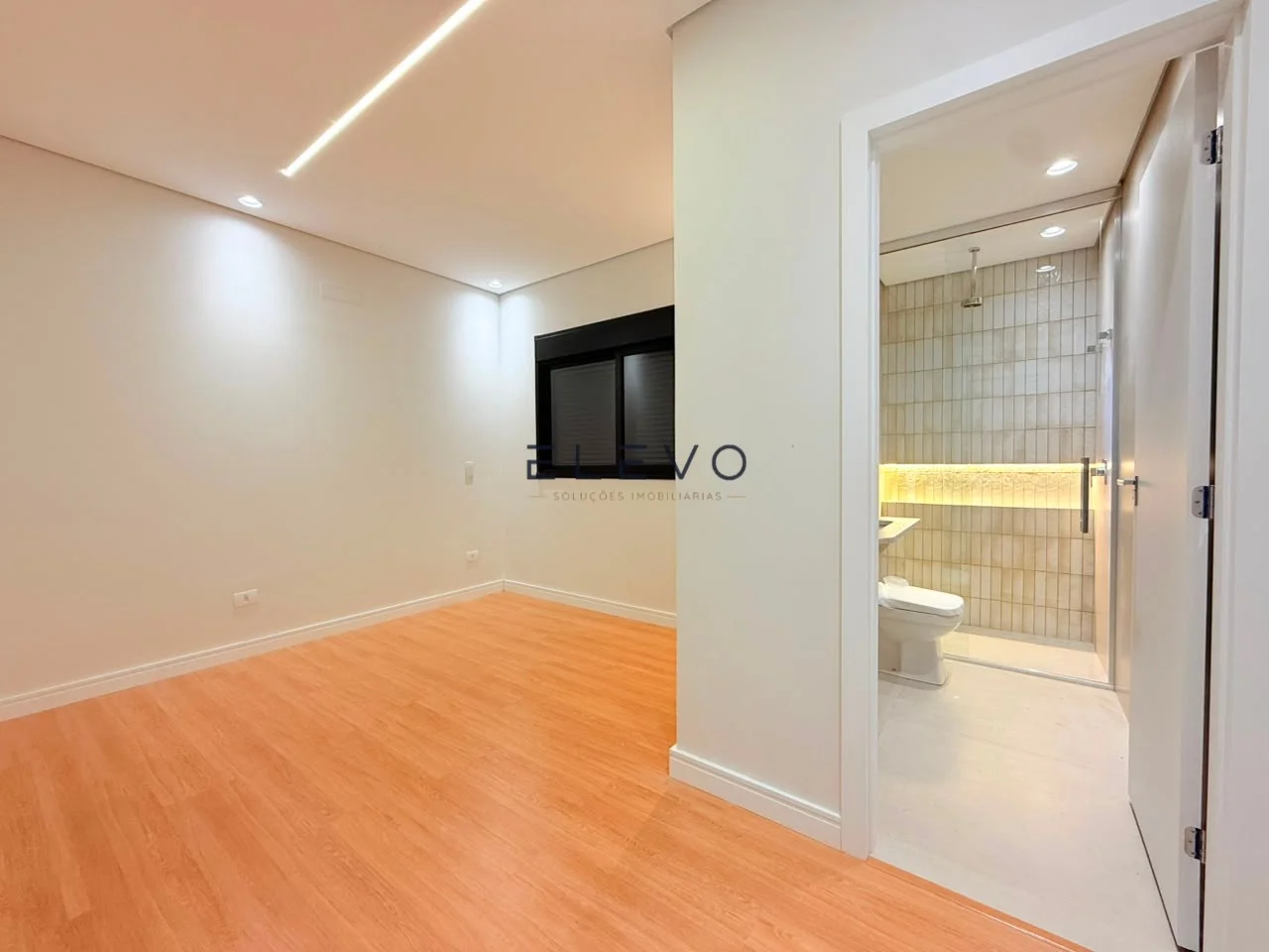 Casa Alto Padrão à Venda no Jardim Real | 3 Suítes, Automação Alexa e Piscina Aquecida