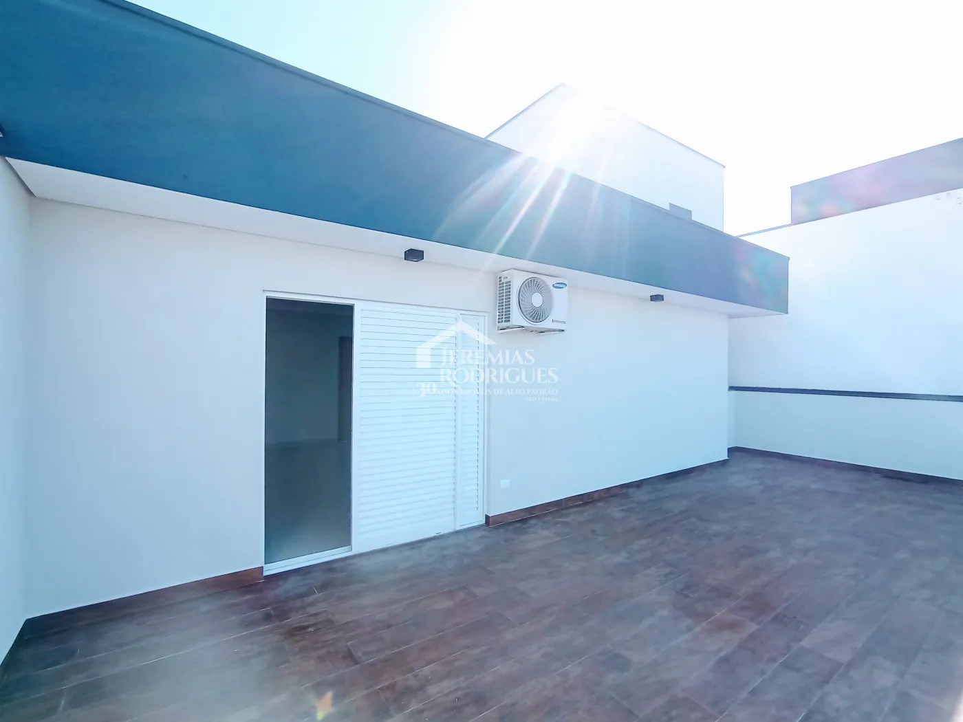Casa à venda com 3 suítes no Condomínio Residencial Tecoara em Taubaté/SP