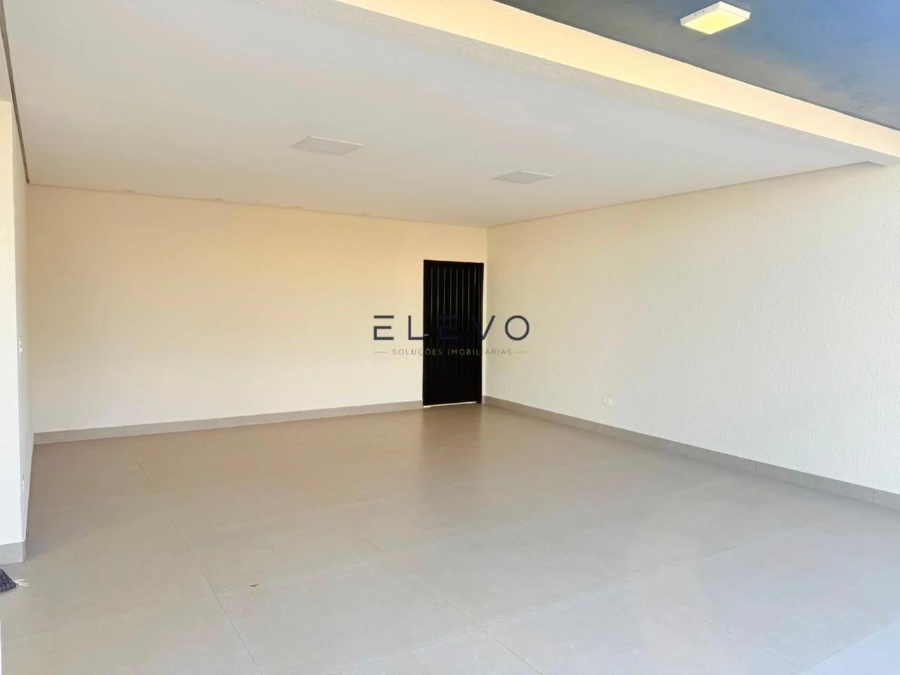 Casa Alto Padrão à Venda no Jardim Itália | 3 Suítes, Piscina Aquecida e Móveis Planejados