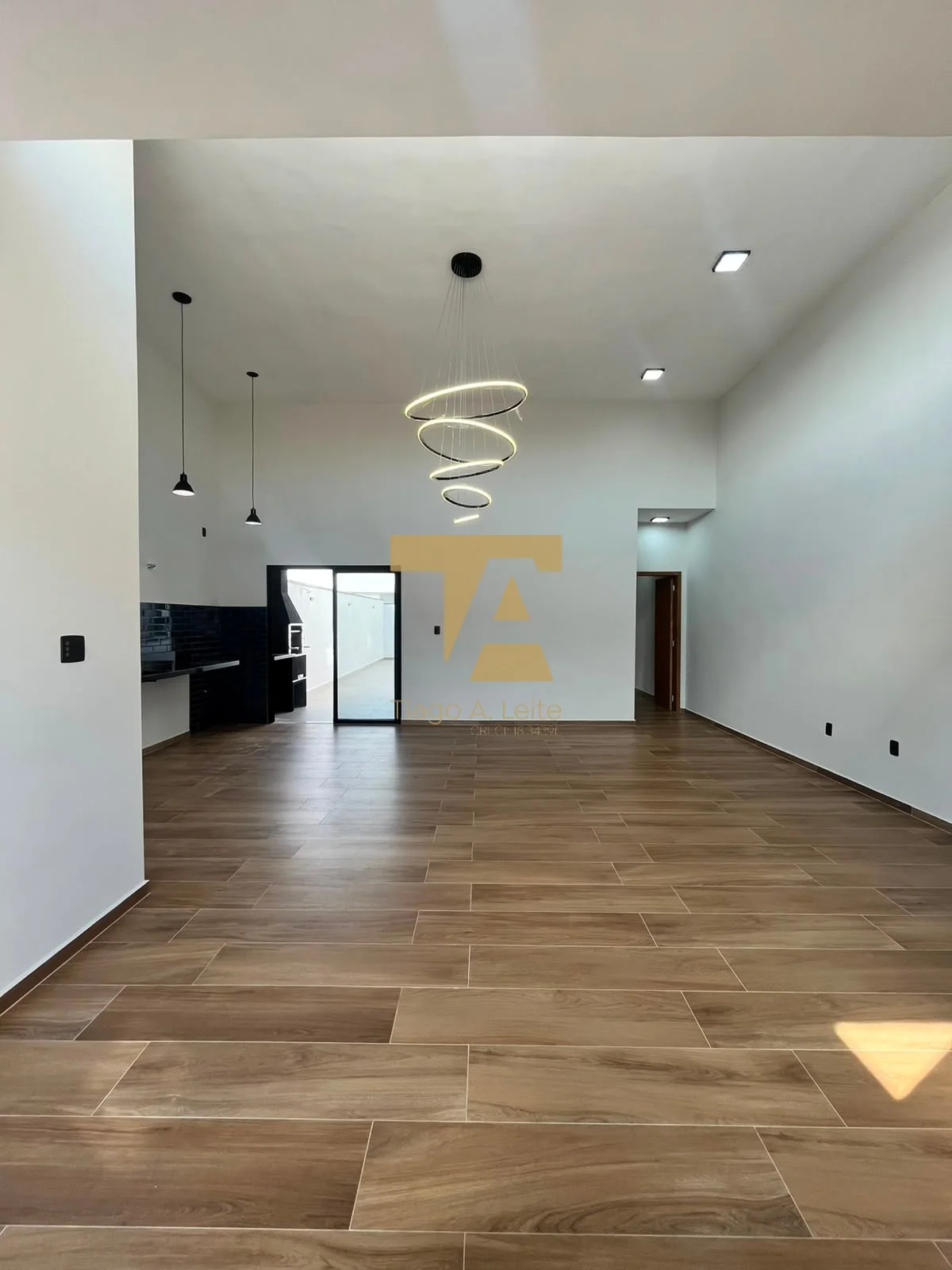 Casa nova térrea no Condomínio Laguna, Pindamonhangaba. São 150m² de área construída, 3 dorms (1 suíte) e área gourmet