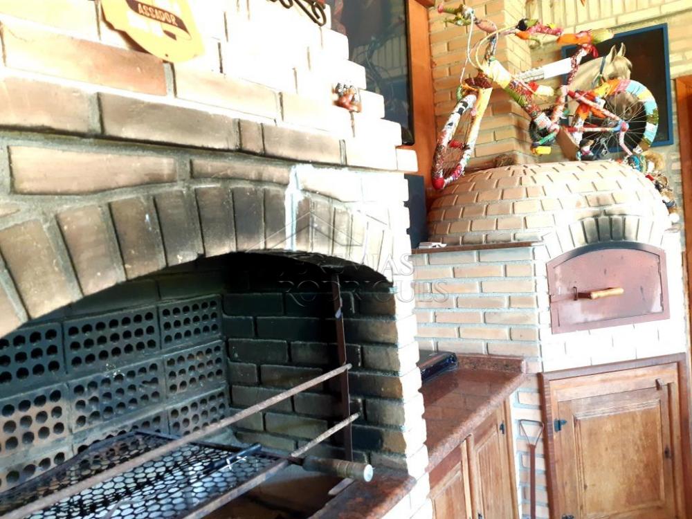 Casa à venda com 6 dormitórios no Condomínio Chácaras Cataguá em Taubaté/SP.