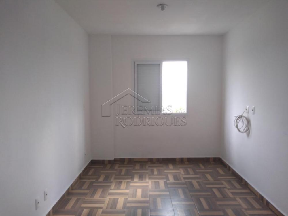 Apartamento com 3 dormitórios para locação, 89M² no Edifício New Way Tower em Pindamonhangaba/SP