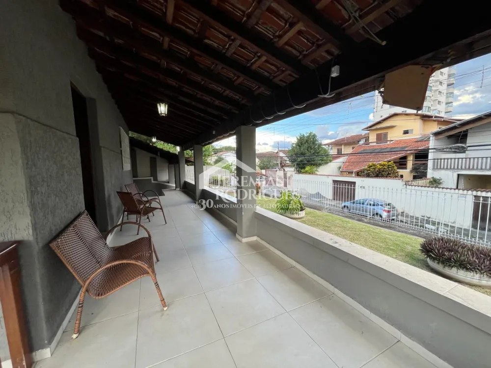 Casa com 3 dormitórios, 235 m² - Centro - Pindamonhangaba/SP