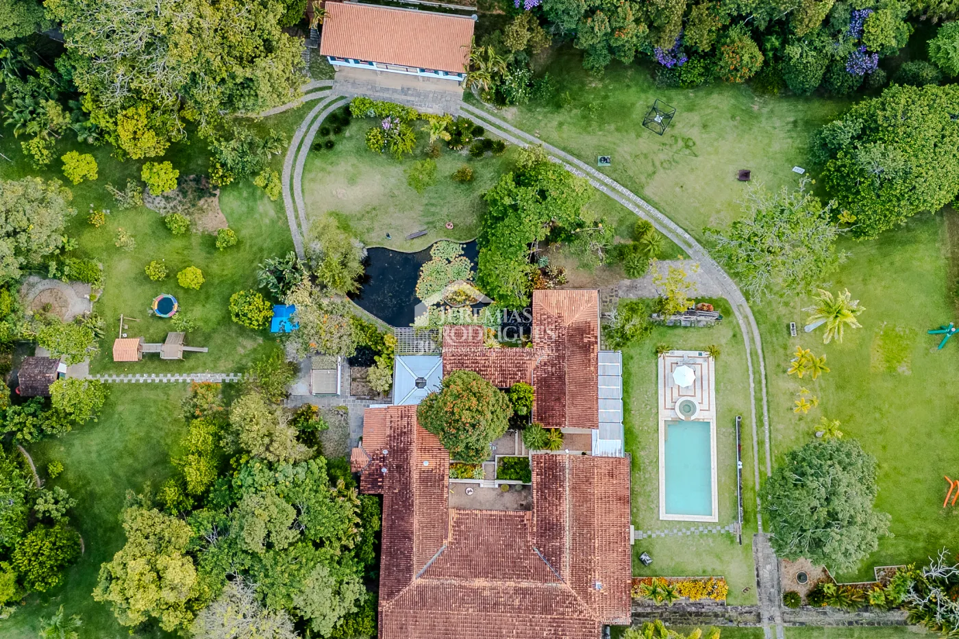 Fazenda à venda com 3.389.000,00 m² em Piraí/RJ.