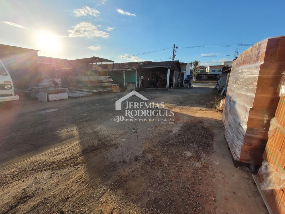 Galpão com área total de 1.600 m² - Pindamonhangaba/SP