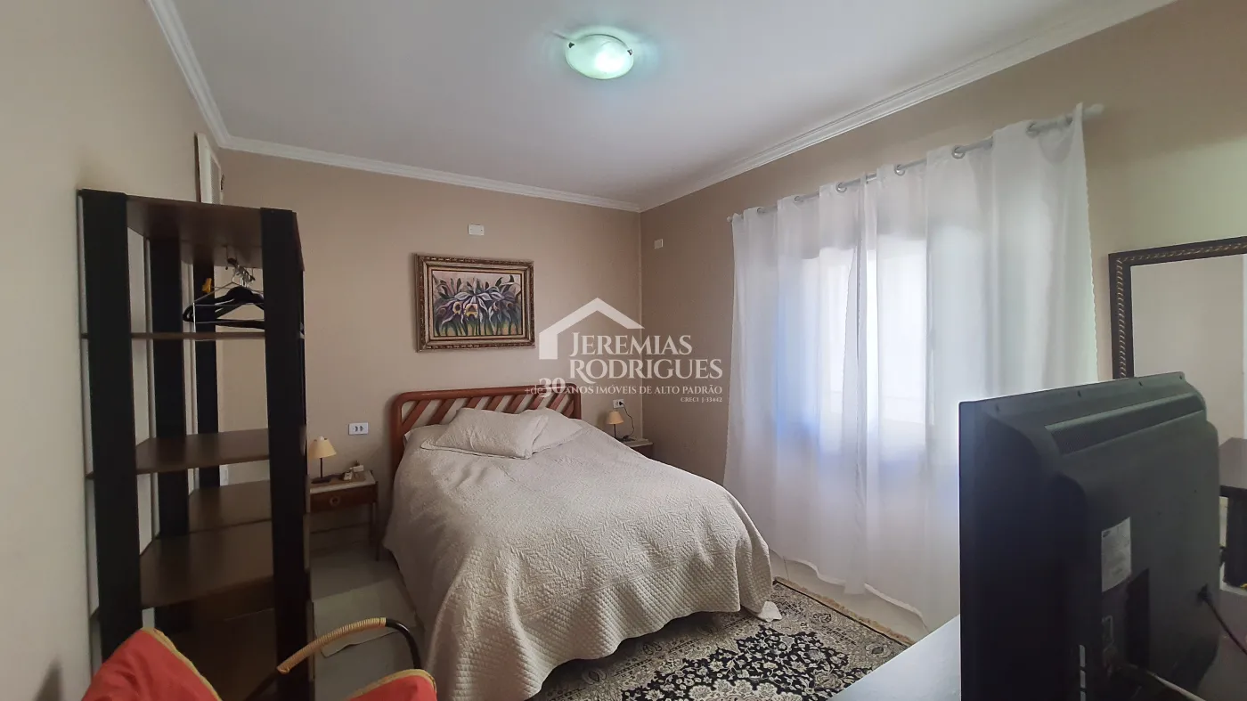 Casa para locação com 5 dormitórios no Centro em Taubaté/SP.