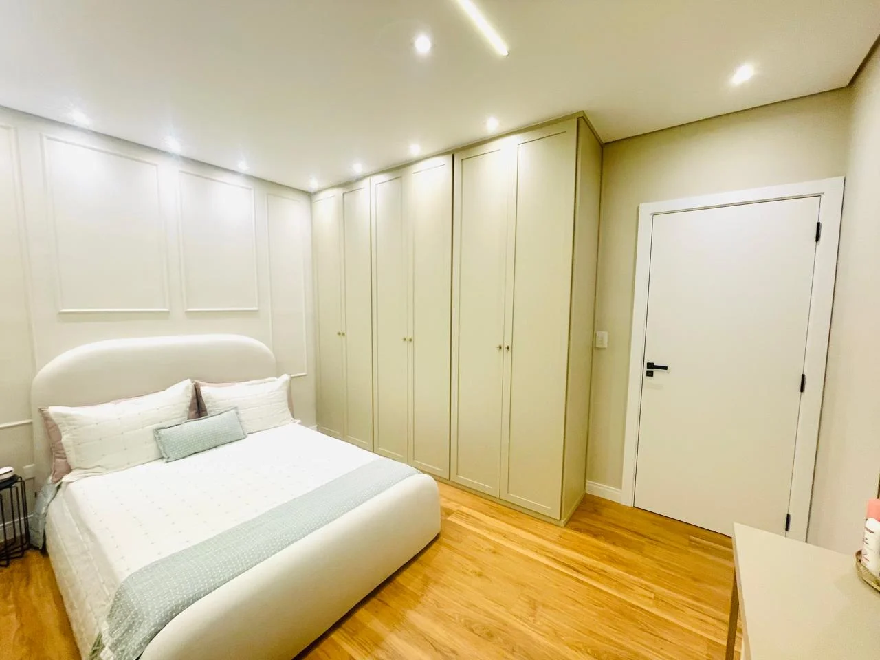 Casa à venda com 3 dormitórios no Condomínio Terras de San Marco em Taubaté/SP.