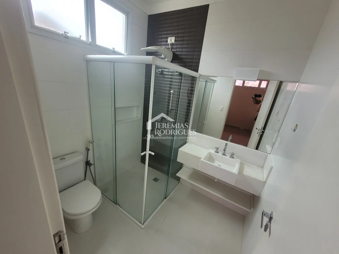 Casa para venda e locação com 3 dormitórios no Condomínio Campos do Conde I em Tremembé/SP