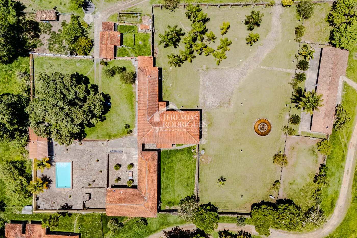 Fazenda à venda com 919,6 hectares em Cachoeira Paulista/SP.