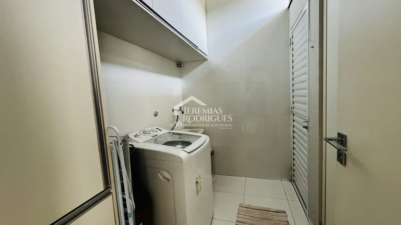 Casa à venda com 3 suítes no Condomínio Campos do Conde II Chambord em Tremembé/SP