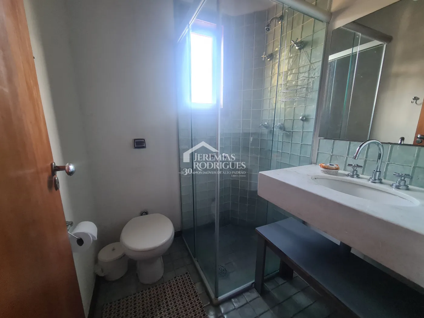 Casa à venda com 6 suítes no Condomínio Jardim Véu da Noiva em Campos do Jordão/SP