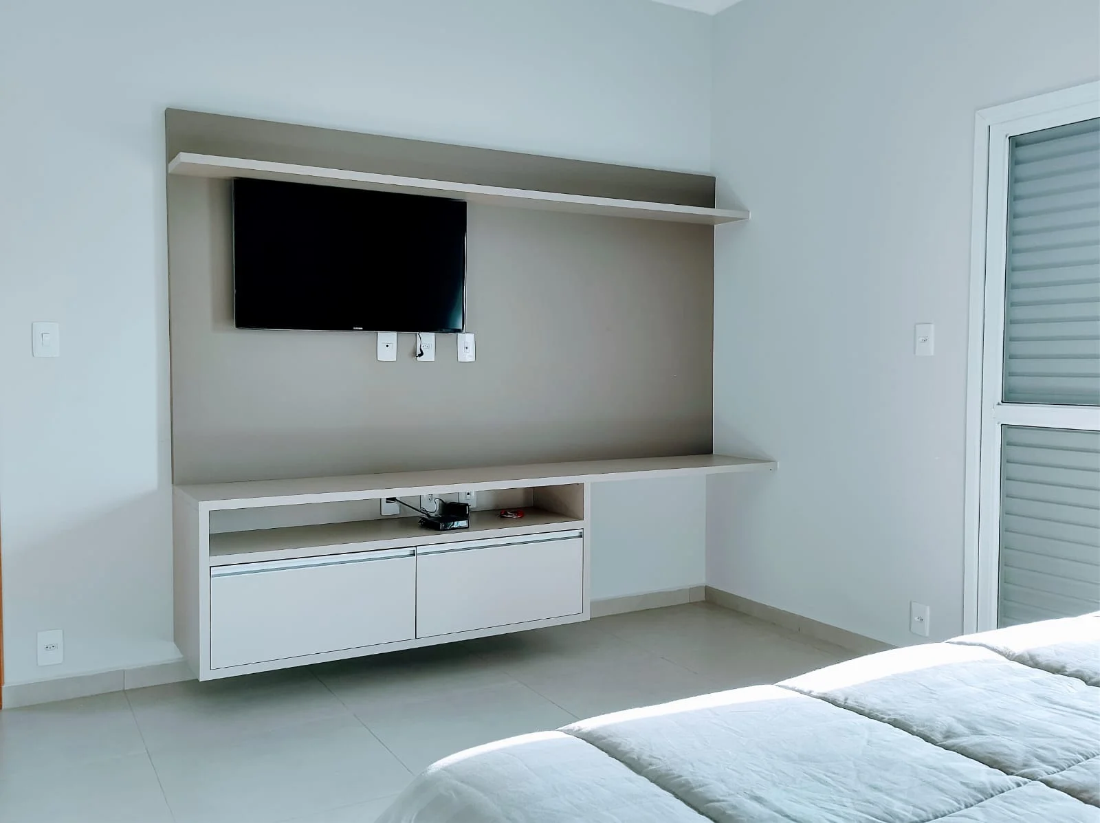 Casa à venda com 3 suítes no Residencial Vargas em Tremembé/SP. 