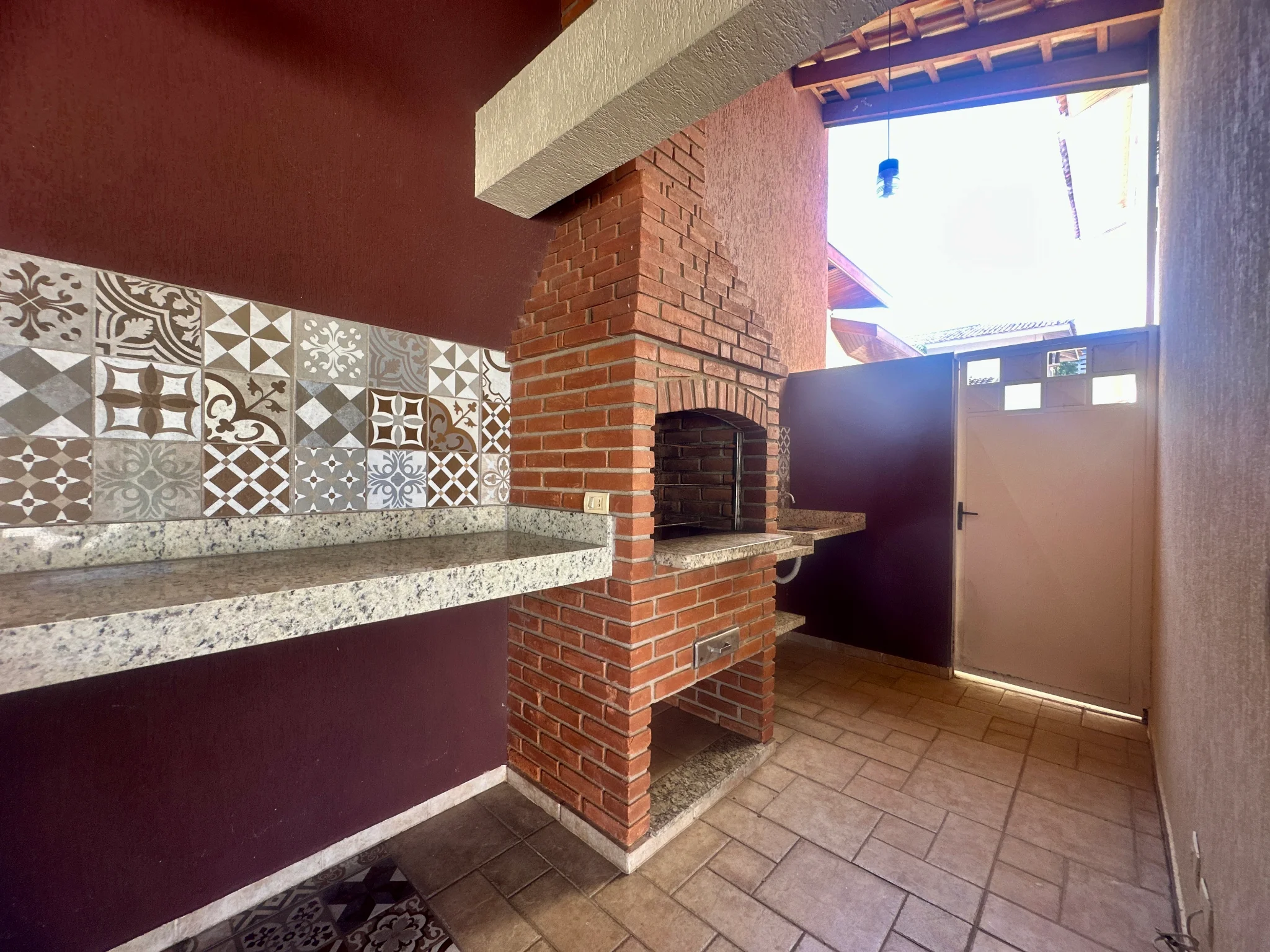 Casa para venda e locação no Condomínio Taubaté Village em Taubaté/SP.