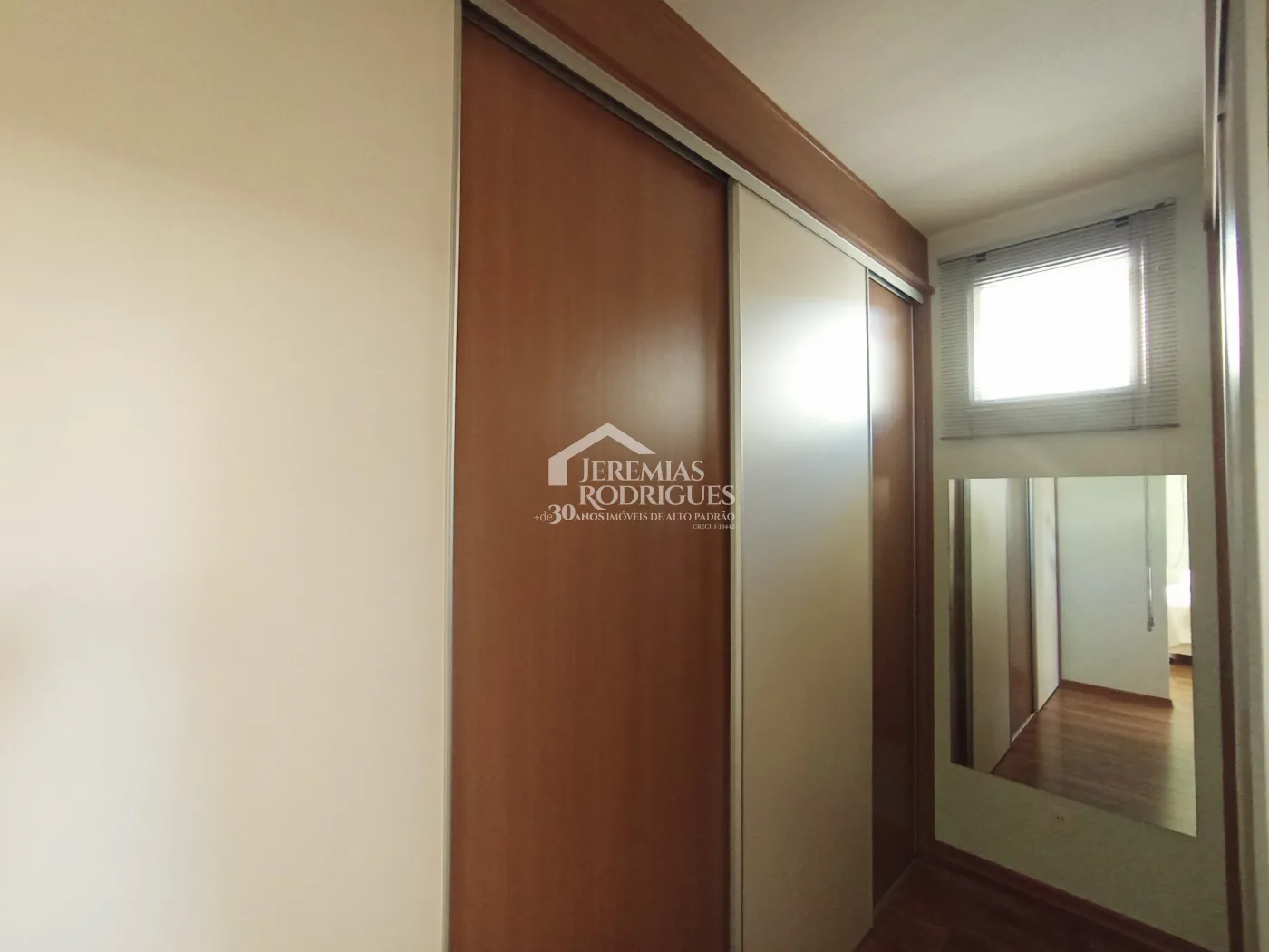 Casa à venda com 4 dormitórios no Condomínio Village Paineiras em Pindamonhangaba/SP