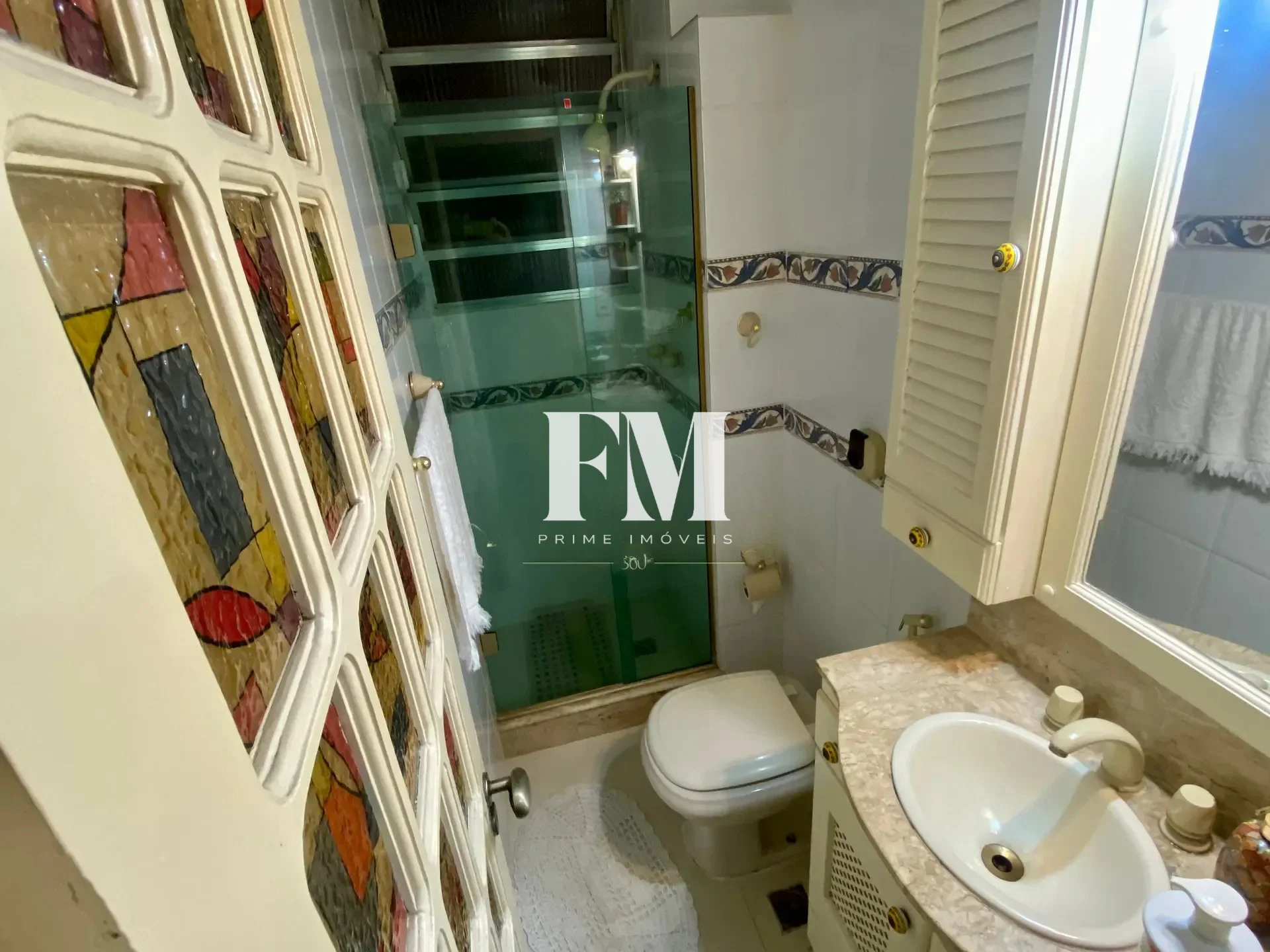 Oportunidade na quadra da praia Copacabana, Posto 3! Apartamento modernizado à venda, 2 quartos , s - foto 6
