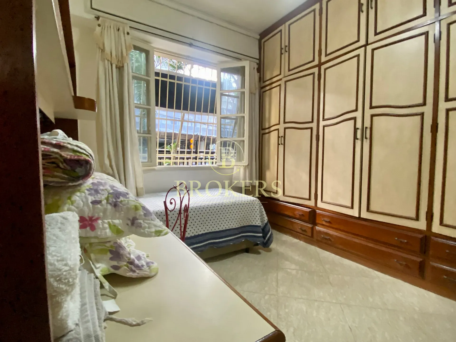 Oportunidade na quadra da praia Copacabana, Posto 3! Apartamento modernizado à venda, 2 quartos , s — foto 7