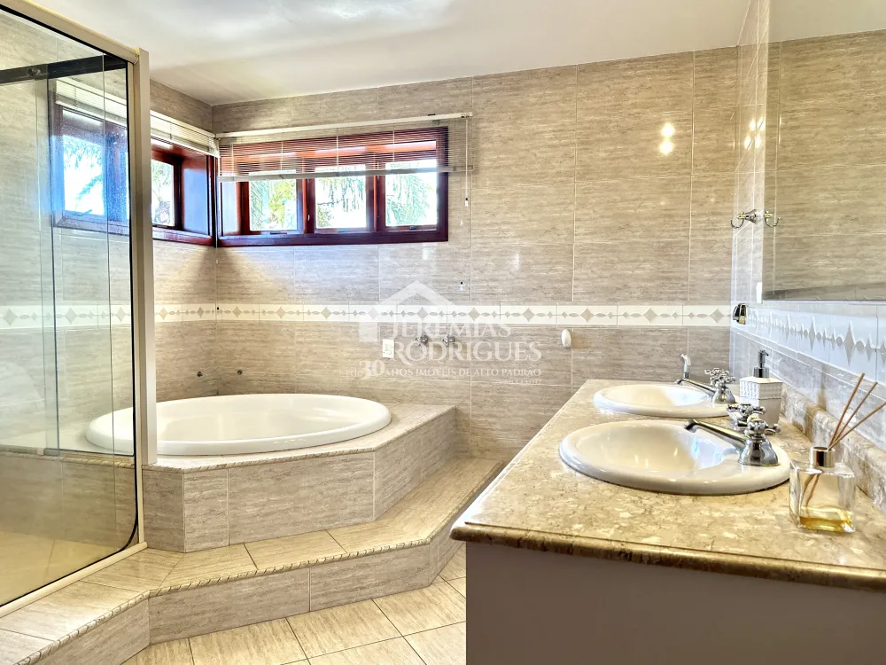 Casa com 4 quartos, 617 m² - Condomínio Taubaté Village - Taubaté/SP