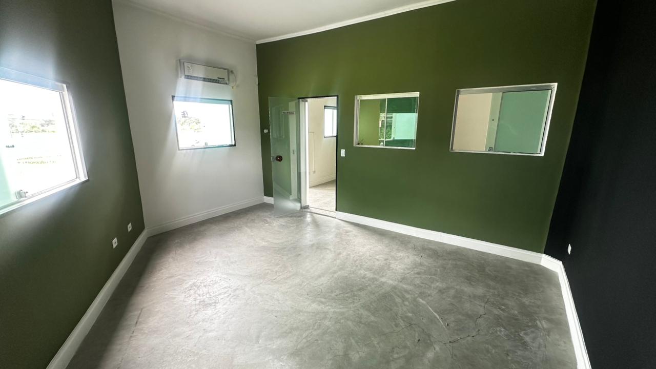 Sala Comercial para locação, 60 m² no bairro Chácara da Galega em Pindamonhangaba/SP.