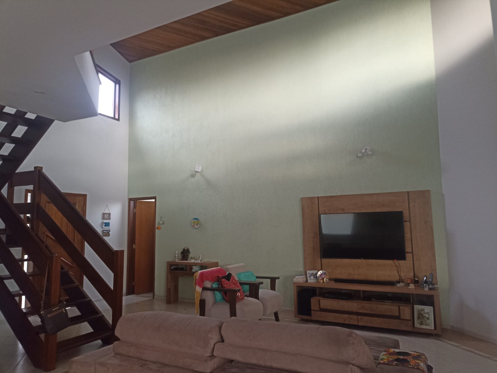 Casa à venda com 3 dormitórios no Condomínio Real Ville em Pindamonhangaba/SP.