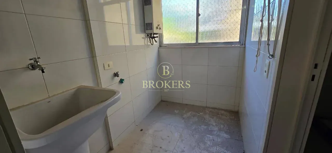 Apartamento à venda, Flamengo - Av Oswaldo Cruz - Varanda, quarto, cozinha e dependência completa -