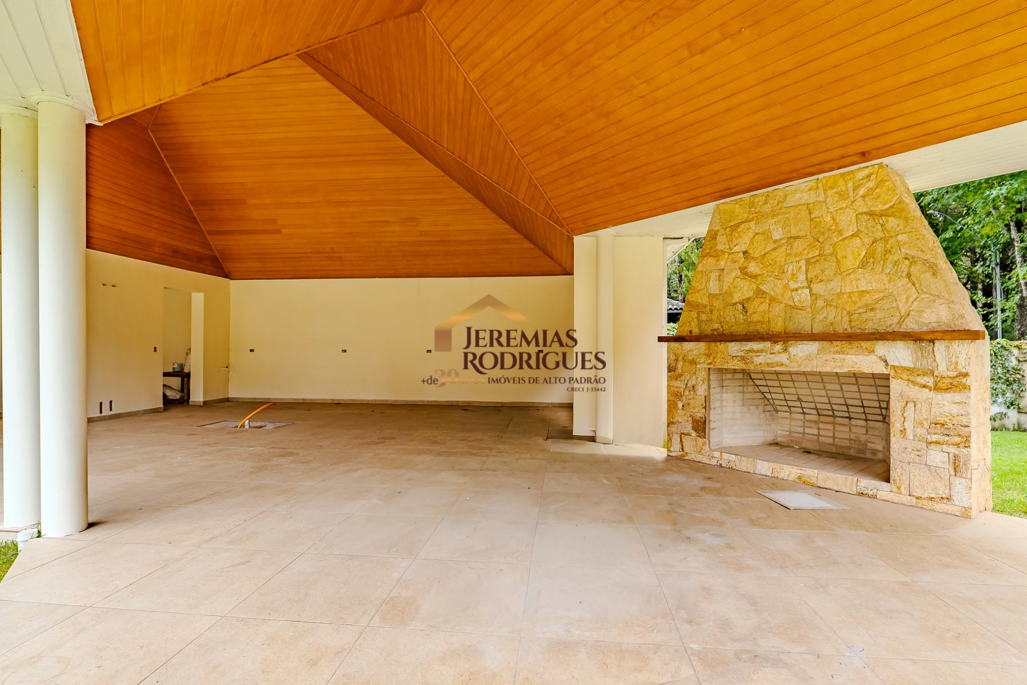 Casa à venda no Condomínio Jardim Véu das Noivas em Campos do Jordão/SP. — foto 33