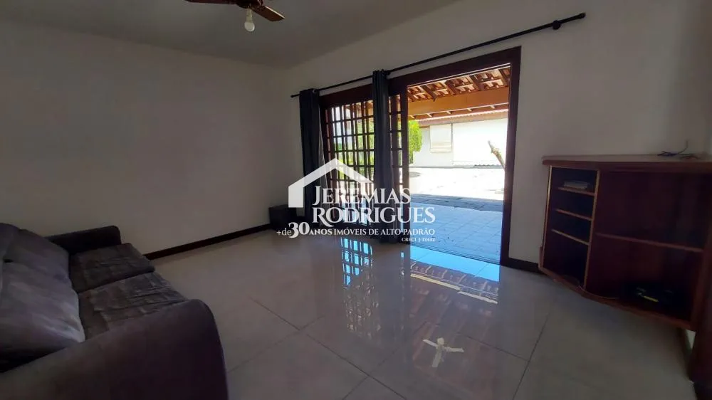 Casa térrea com 5 dorm - Condomínio Village Paineiras.