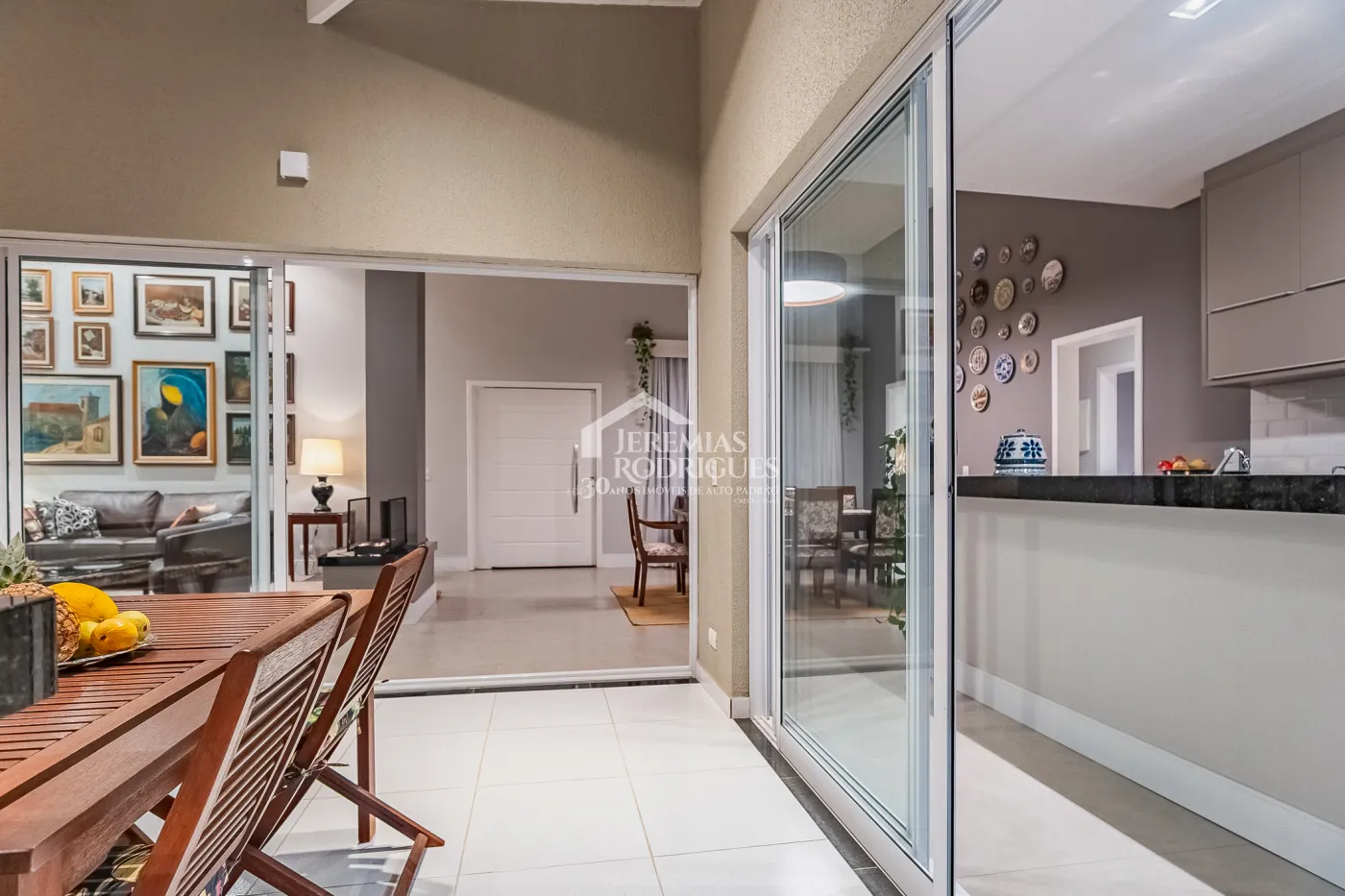 Casa com 4 dormitórios à venda, 330 m² - Parque da Mantiqueira - Santo Antônio do Pinhal/SP