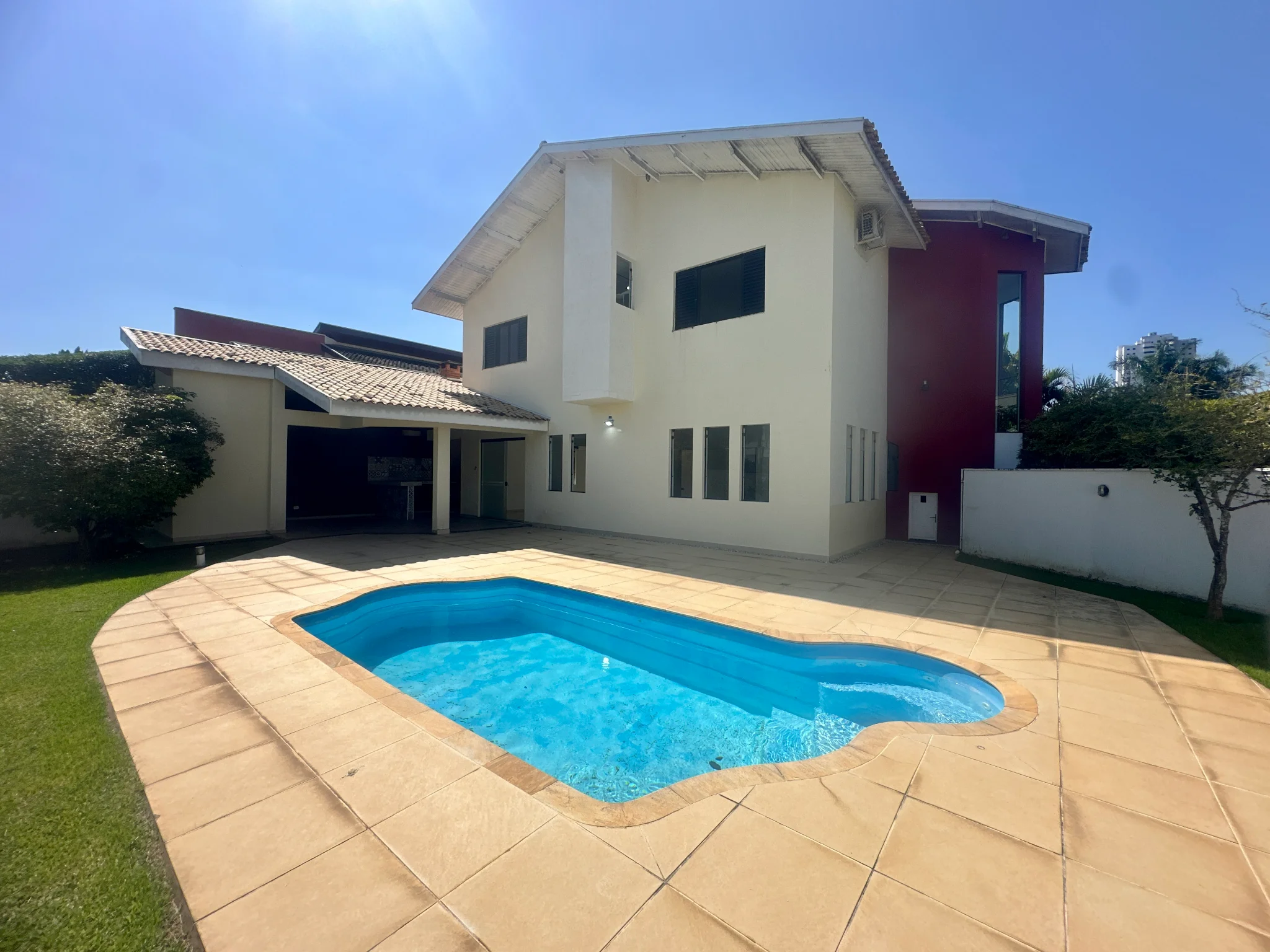 Casa para venda e locação no Condomínio Taubaté Village em Taubaté/SP.