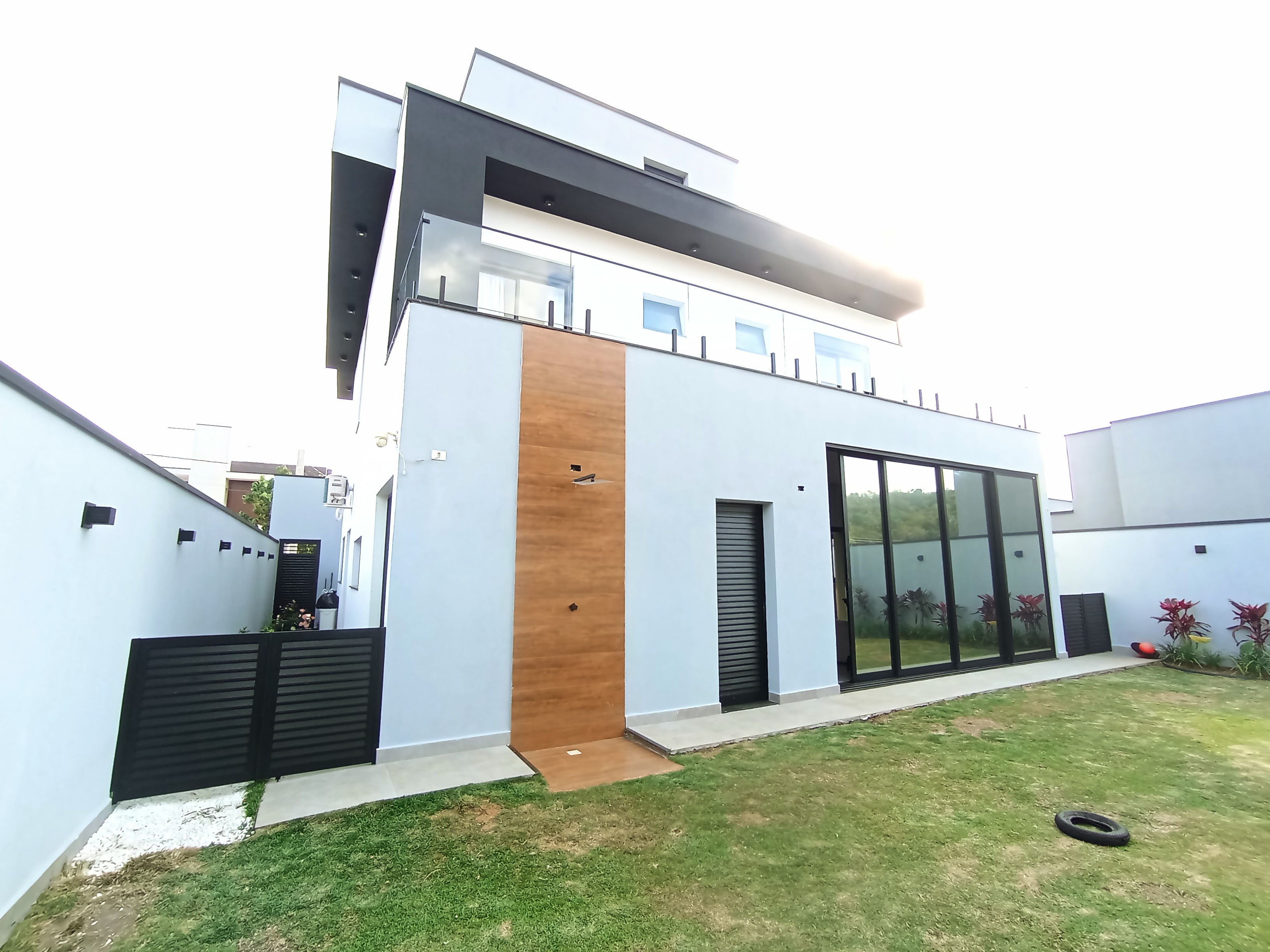 Casa à venda com 4 dormitórios no Condomínio Cyrela Landscape em Taubaté/SP.