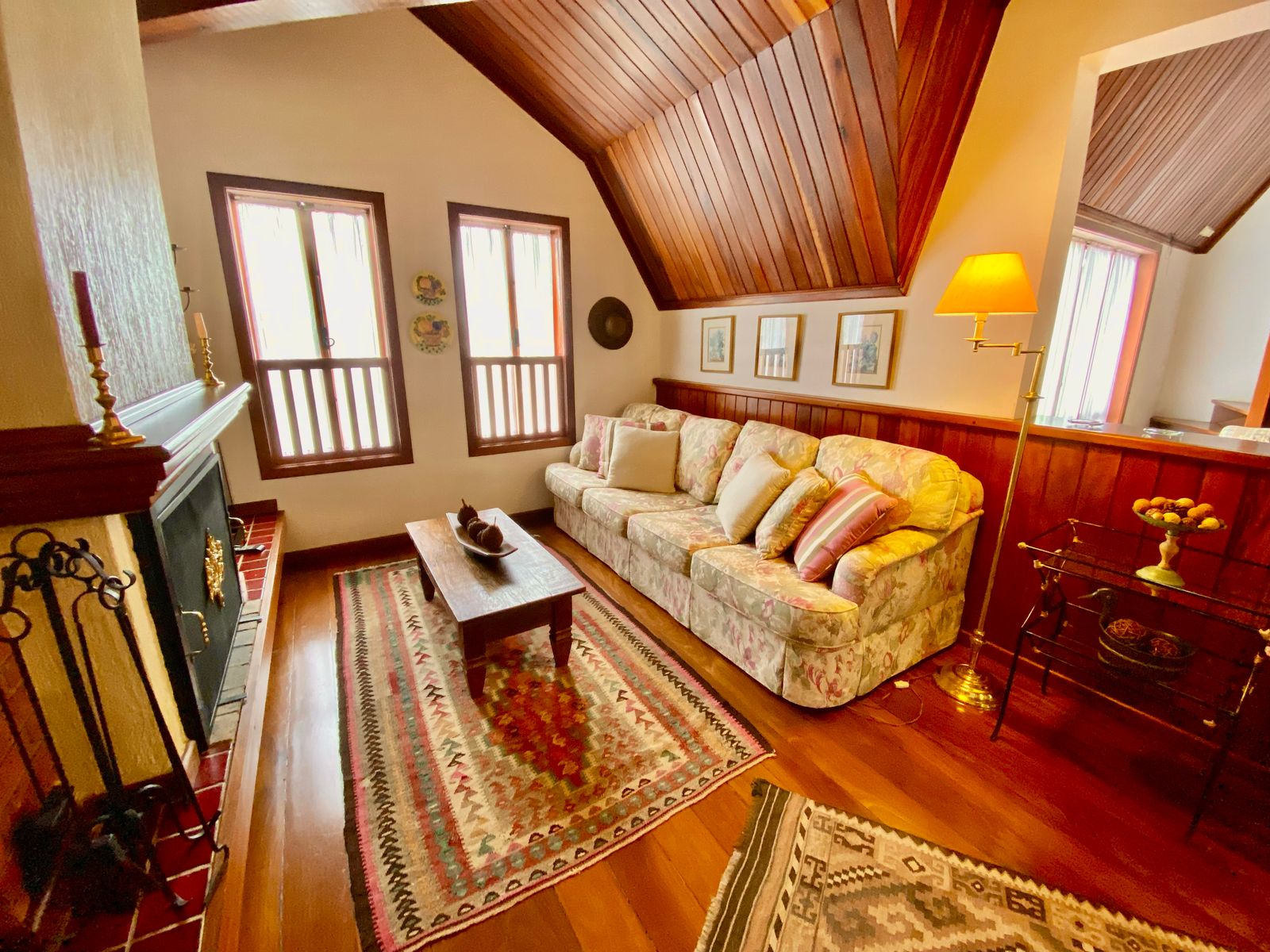 Apartamento à venda no Condomínio Le Bourg Saint Maurice em Campos do Jordão/SP.