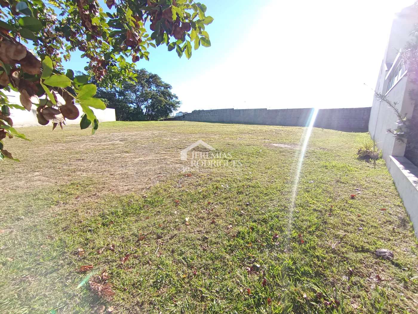 Terreno à venda com 448 m² no Condomínio Campos do Conde II - Chambord em Tremembé/SP