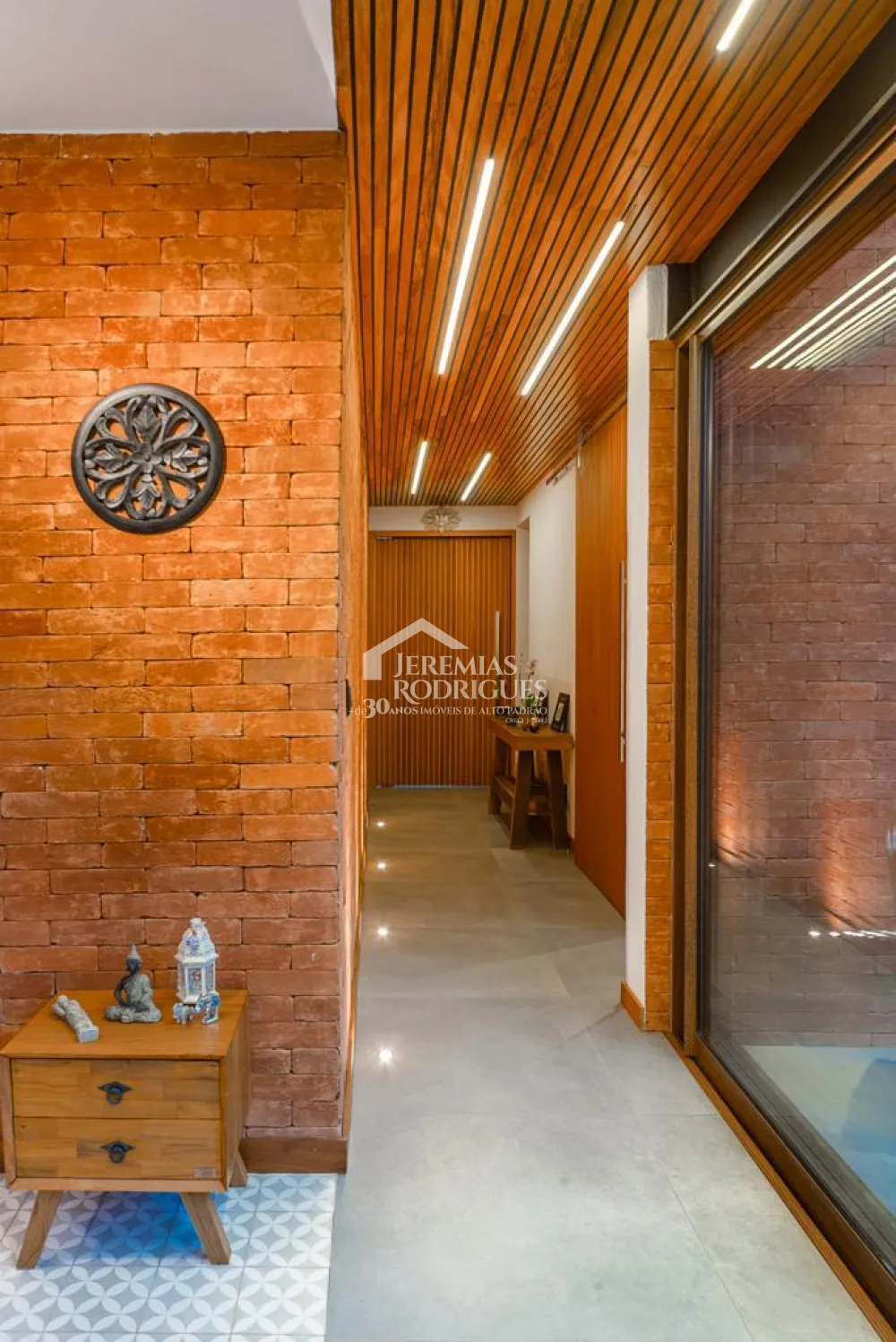 Maravilhosa casa com 5 quartos, 438 m² - Colonial Village II - Pindamonhangaba/SP
