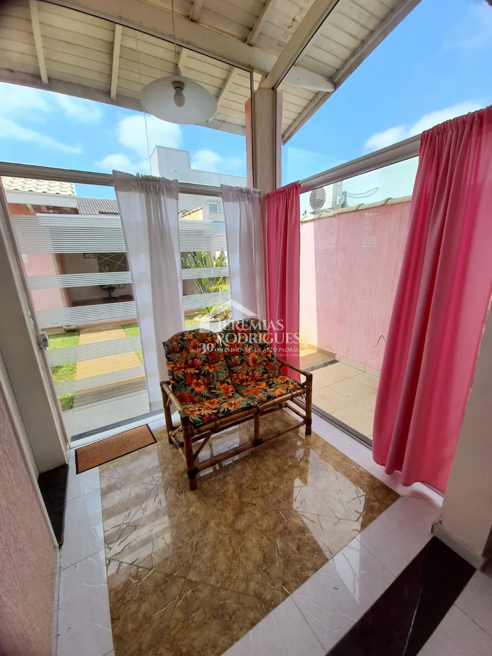 Casa com 4 dormitórios, 200 m² - Condomínio Campos do Conde II - Tremembé/SP