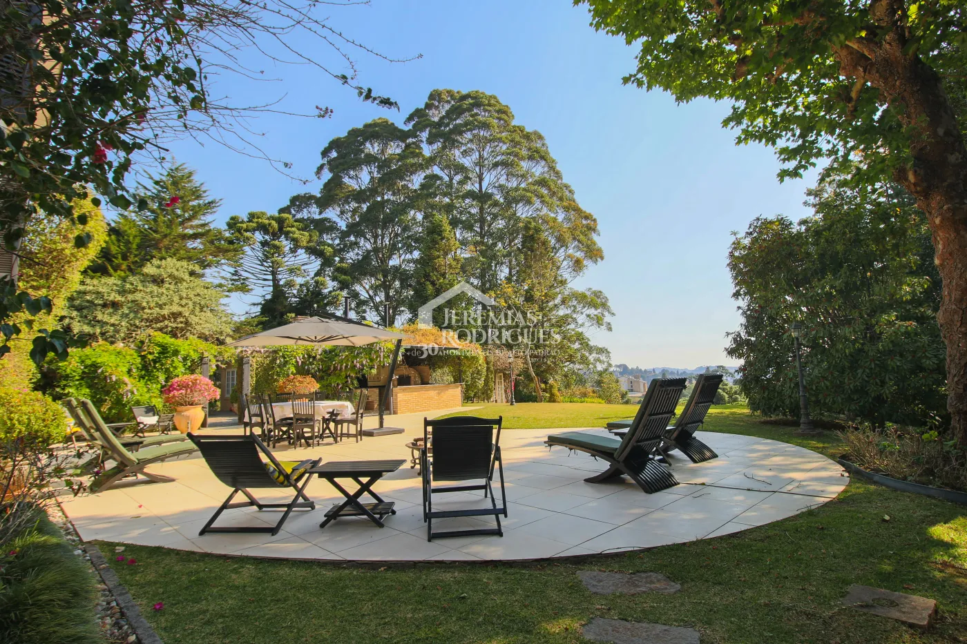 Sobrado com 6 suítes, 615 m² - Vila Inglesa - Campos do Jordão/SP.