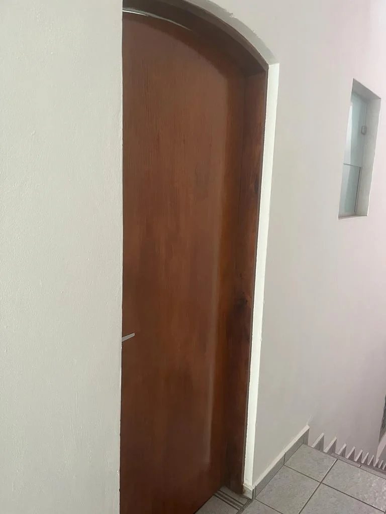 Casa GRANDE, 153m², Térrea com 03 quartos, 02 Vagas de Garagem Coberta, para locação no Jardim Ipê 4, São Bernardo do Campo - SP