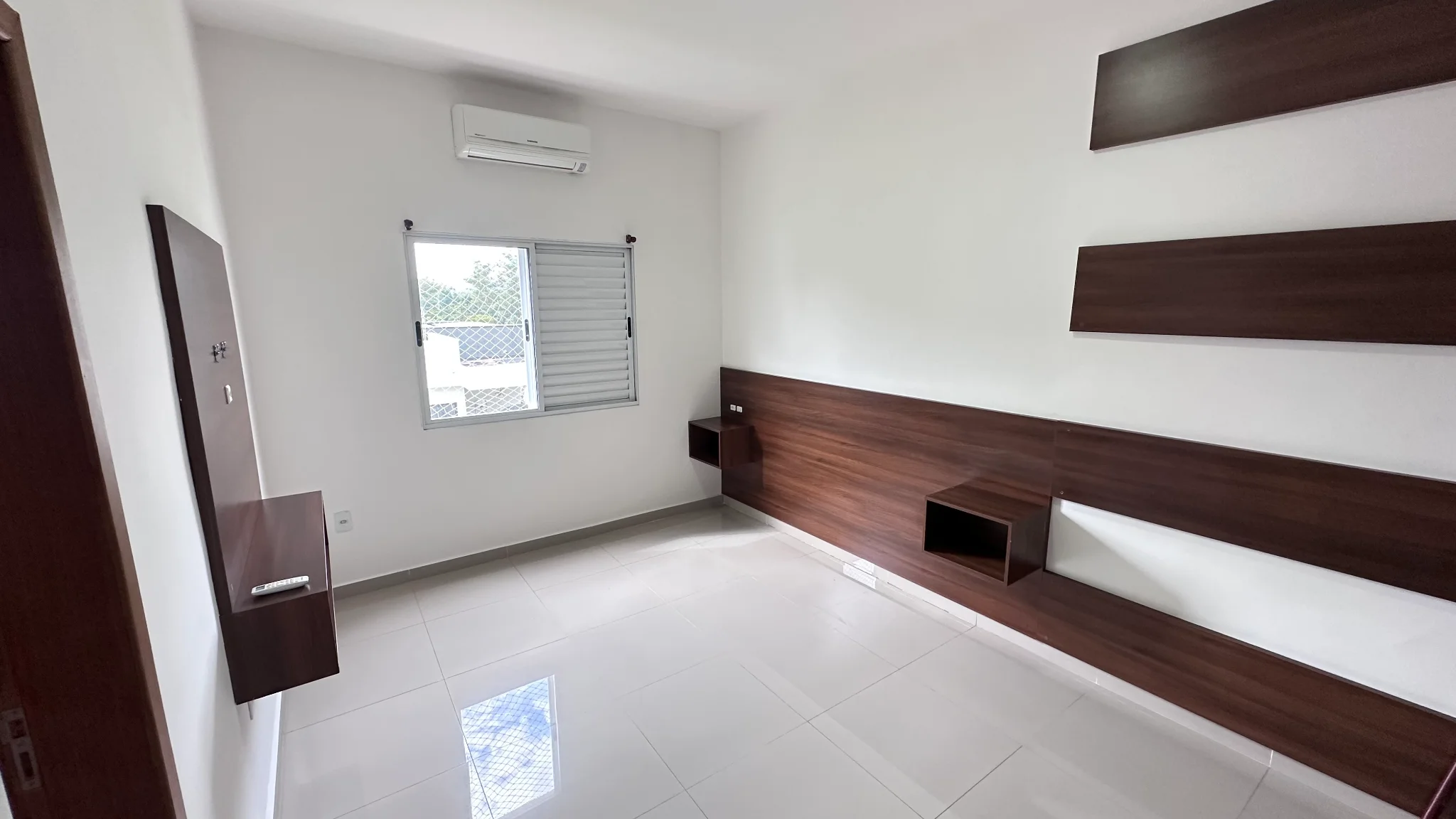 Casa para locação e venda no Condomínio Reserva dos Lagos em Pindamonhangaba/SP.