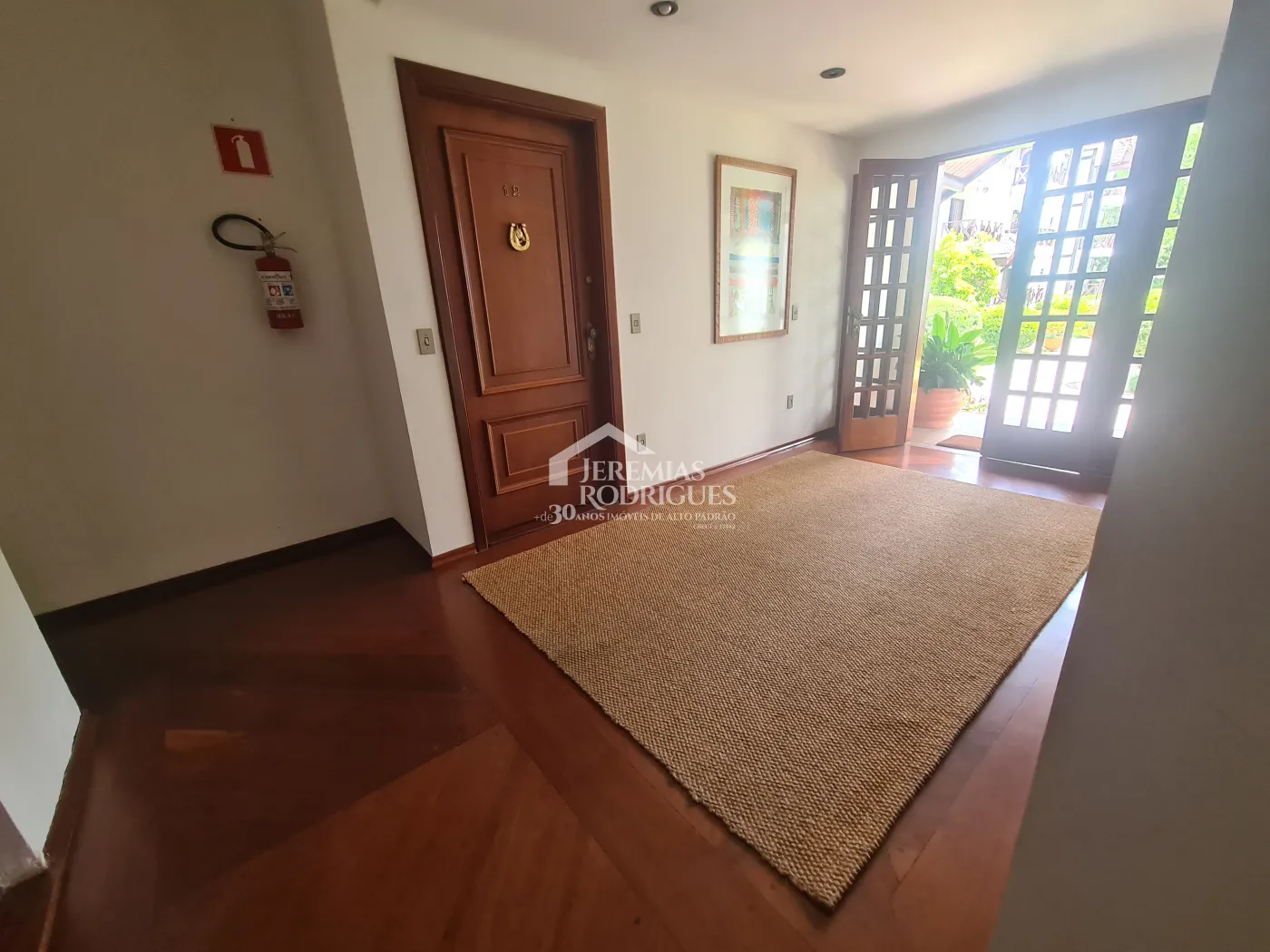 Apartamento para venda com 3 dormitórios no Condomínio Velden Village em Campos do Jordão/SP