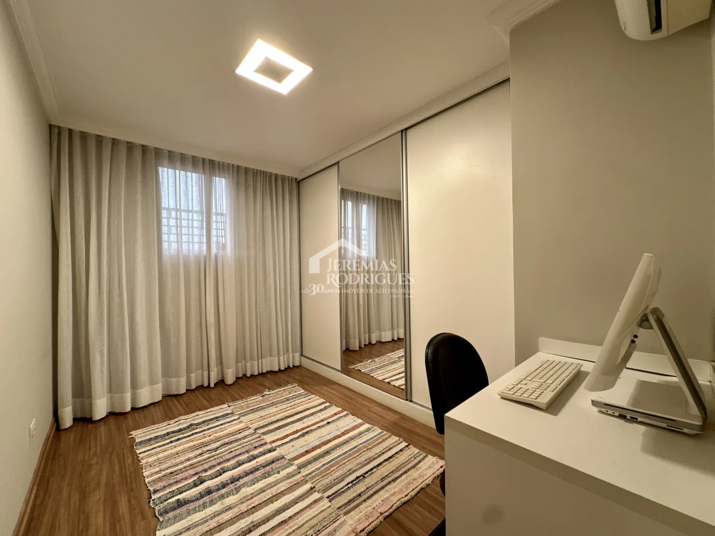Apartamento com 2 dormitórios, 171 m² - Edifício Solar dos Juritis - Taubaté/SP.