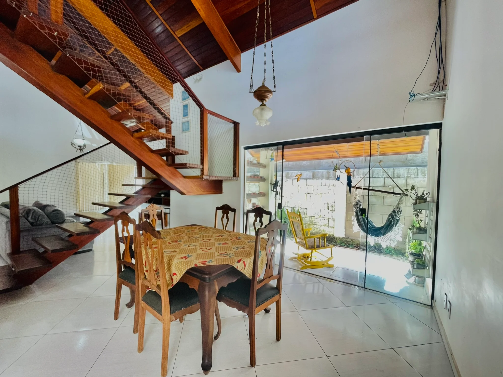 Casa à venda com 4 dormitórios no Condomínio Real Ville em Pindamonhangaba/SP. 