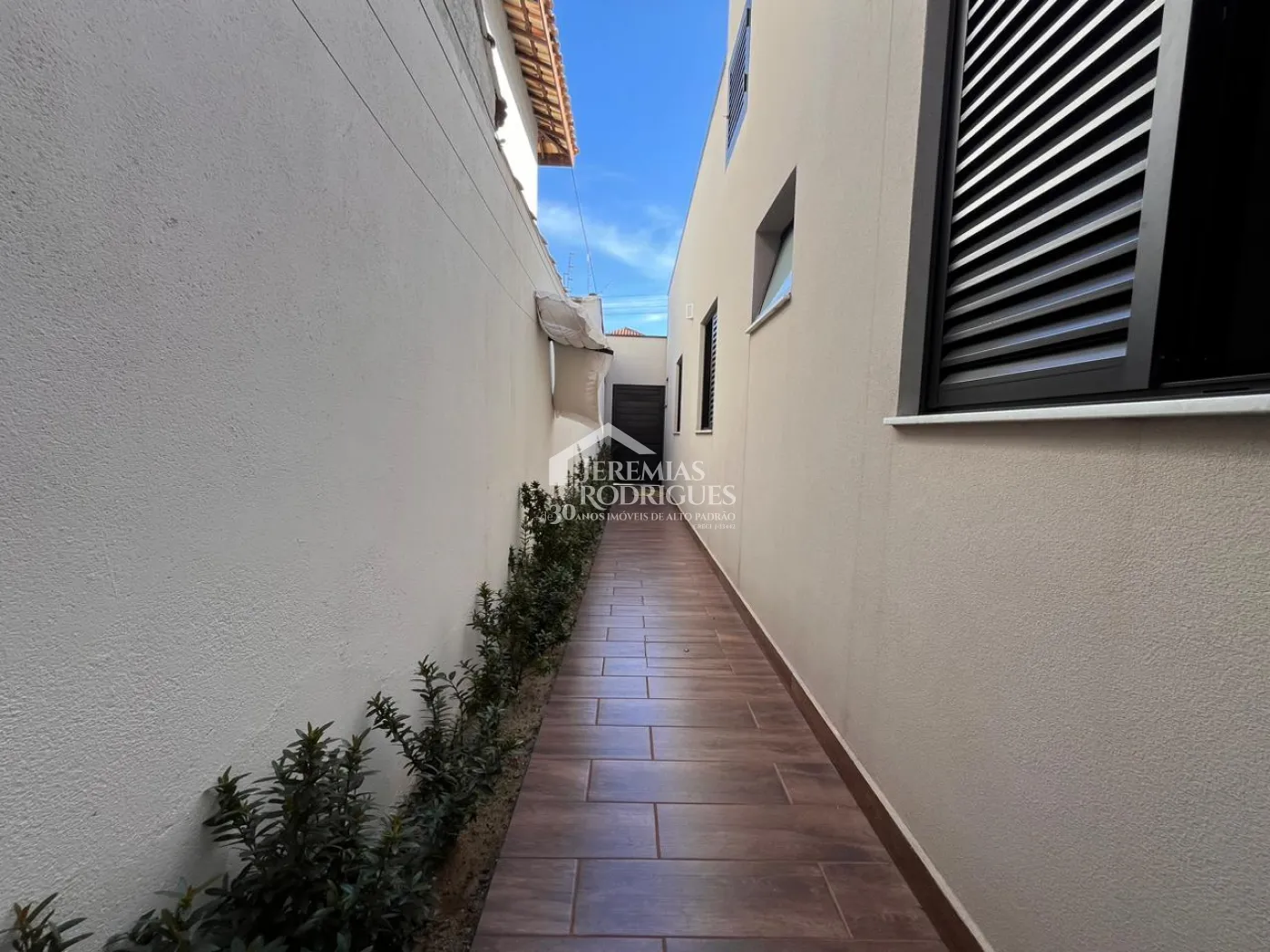 Casa à venda com 3 dormitórios no Condomínio Jardim de Alah em Taubaté/SP