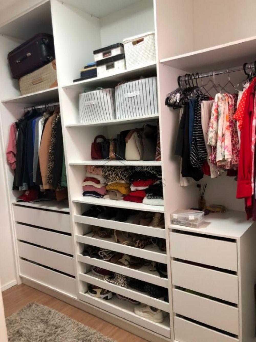 Casa à venda com 3 suítes no Condomínio Reserva dos Lagos em Pindamonhangaba/SP.