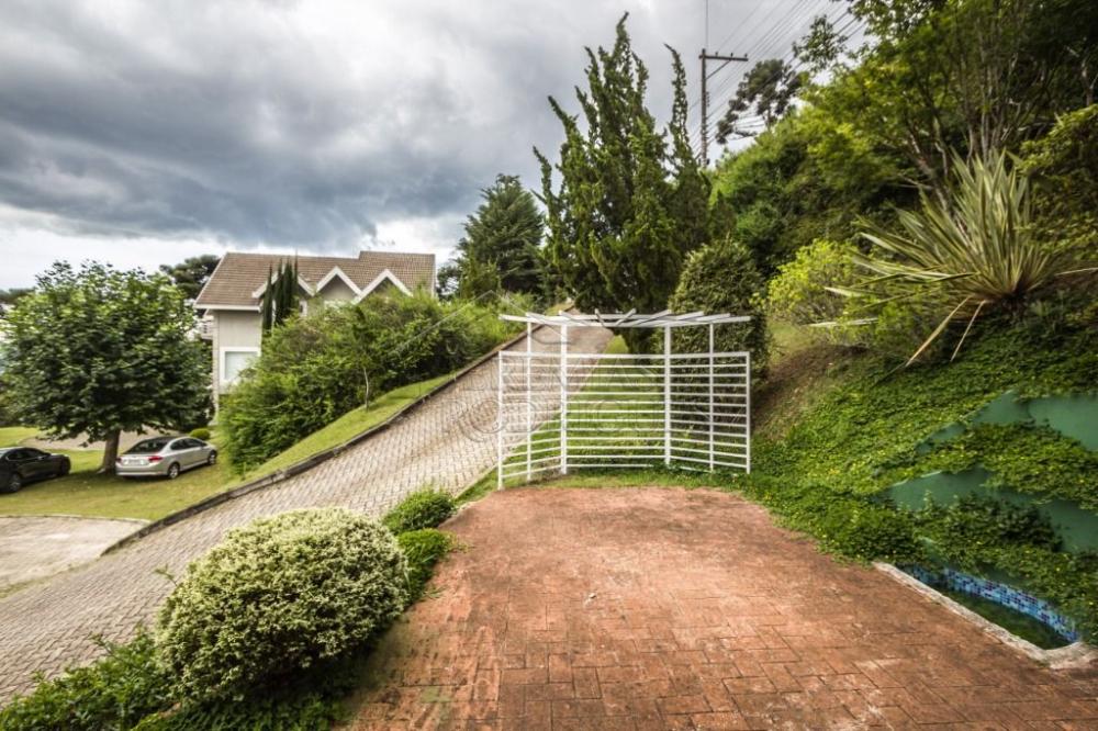 Casa à venda com 7 dormitórios no bairro Recanto das Araucárias em Campos do Jordão/SP.
